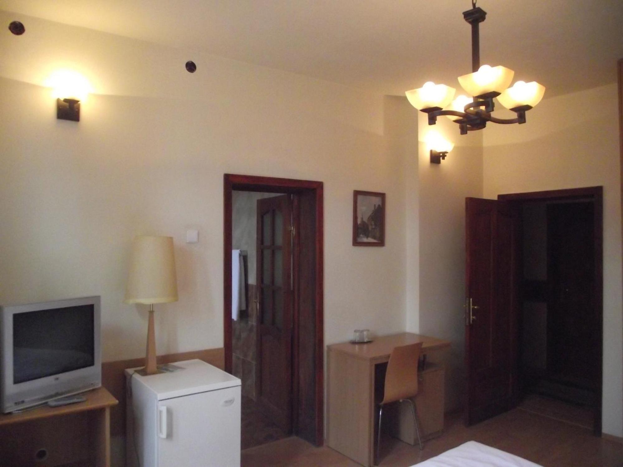 Villa Carmelita Craiova Buitenkant foto